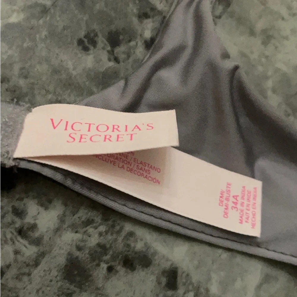 Victoria’s Secret bra - Picture 3 of 3